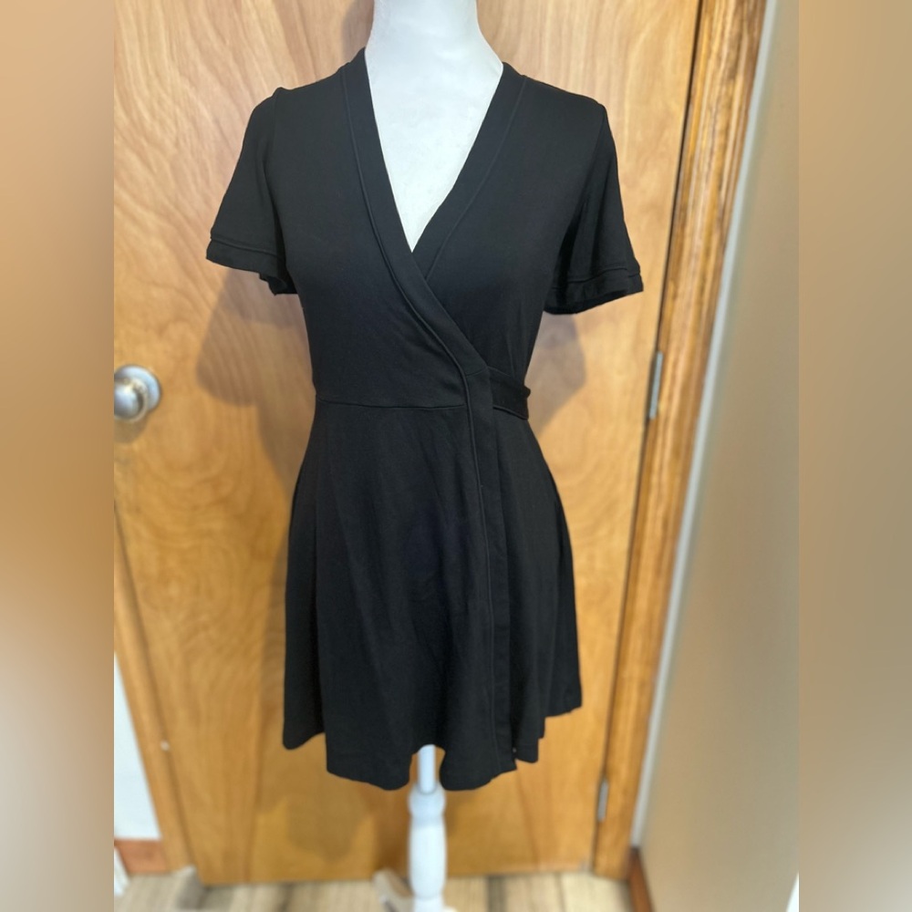 Ann Taylor Classic Black Top